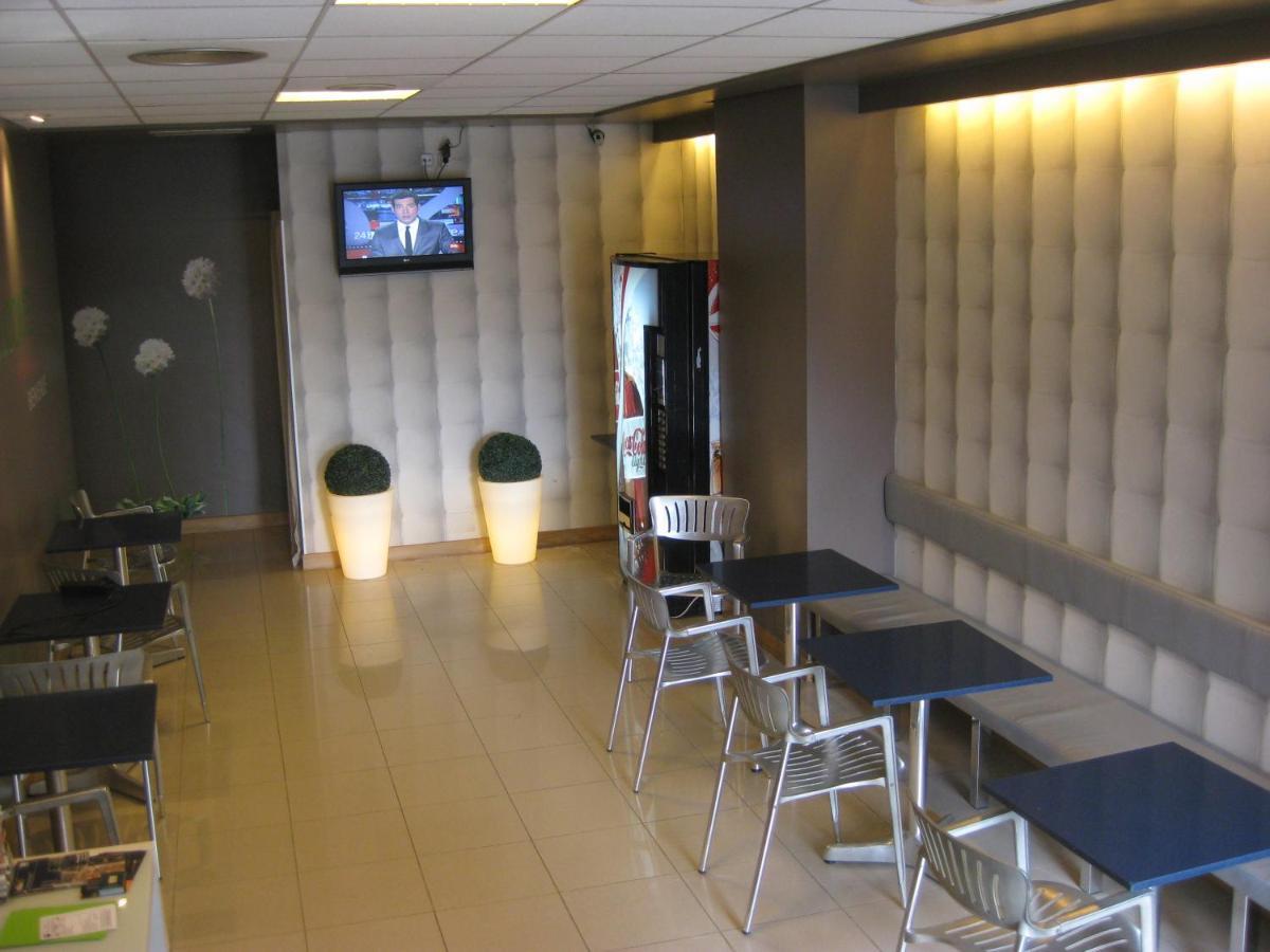 Albergue Santo Santiago 산티아고데콤포스텔라 외부 사진
