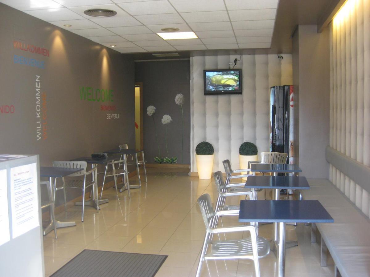 Albergue Santo Santiago 산티아고데콤포스텔라 외부 사진